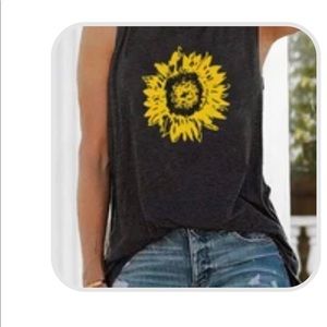 NWT sunflower printed tank